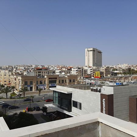 Furnished Apartments Near Mcdonald'S Al-Madina Al-Monawara St Амман Экстерьер фото