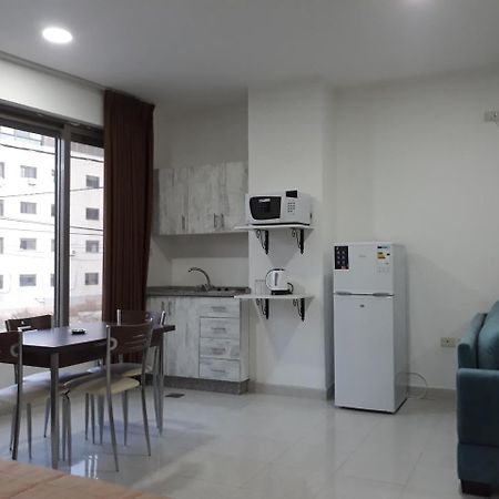 Furnished Apartments Near Mcdonald'S Al-Madina Al-Monawara St Амман Экстерьер фото