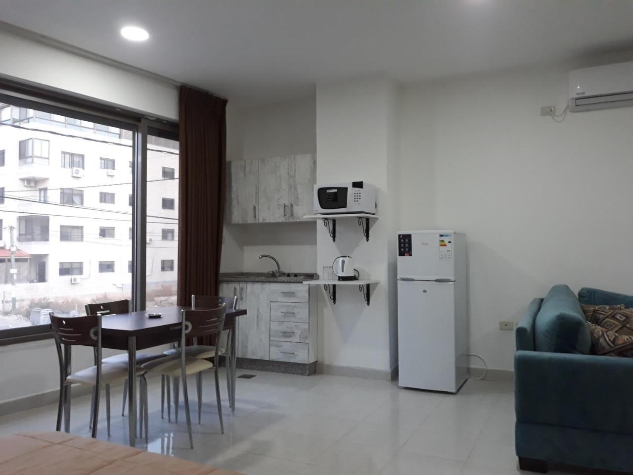 Furnished Apartments Near Mcdonald'S Al-Madina Al-Monawara St Амман Экстерьер фото